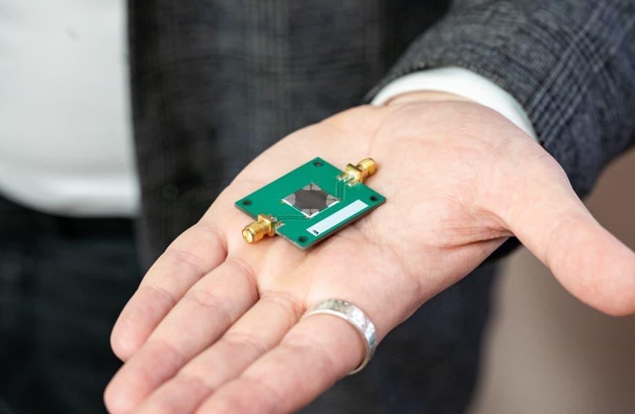 Российские ученые разработали датчик для навигационных приборов, который может работать без внешнего питания