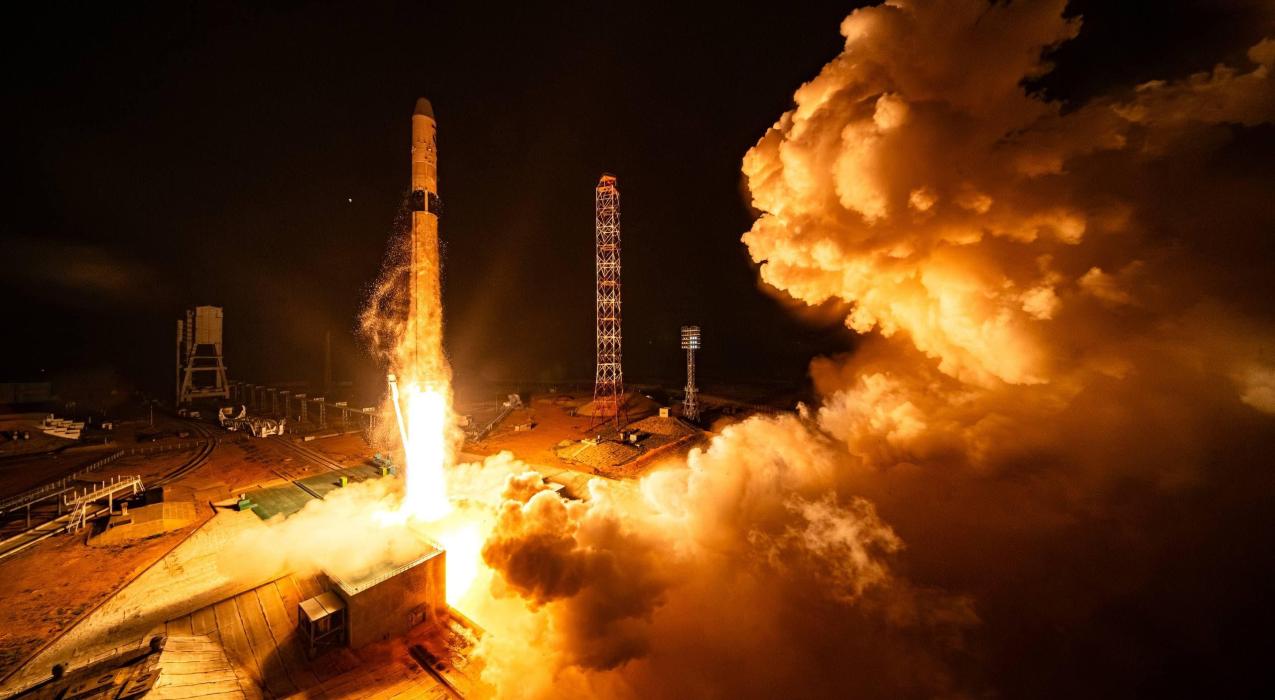 Самый мощный жидкостный ракетный двигатель в истории: Роскосмос рассказал, какие предприятия причастны к успешному старту «Союза-5»