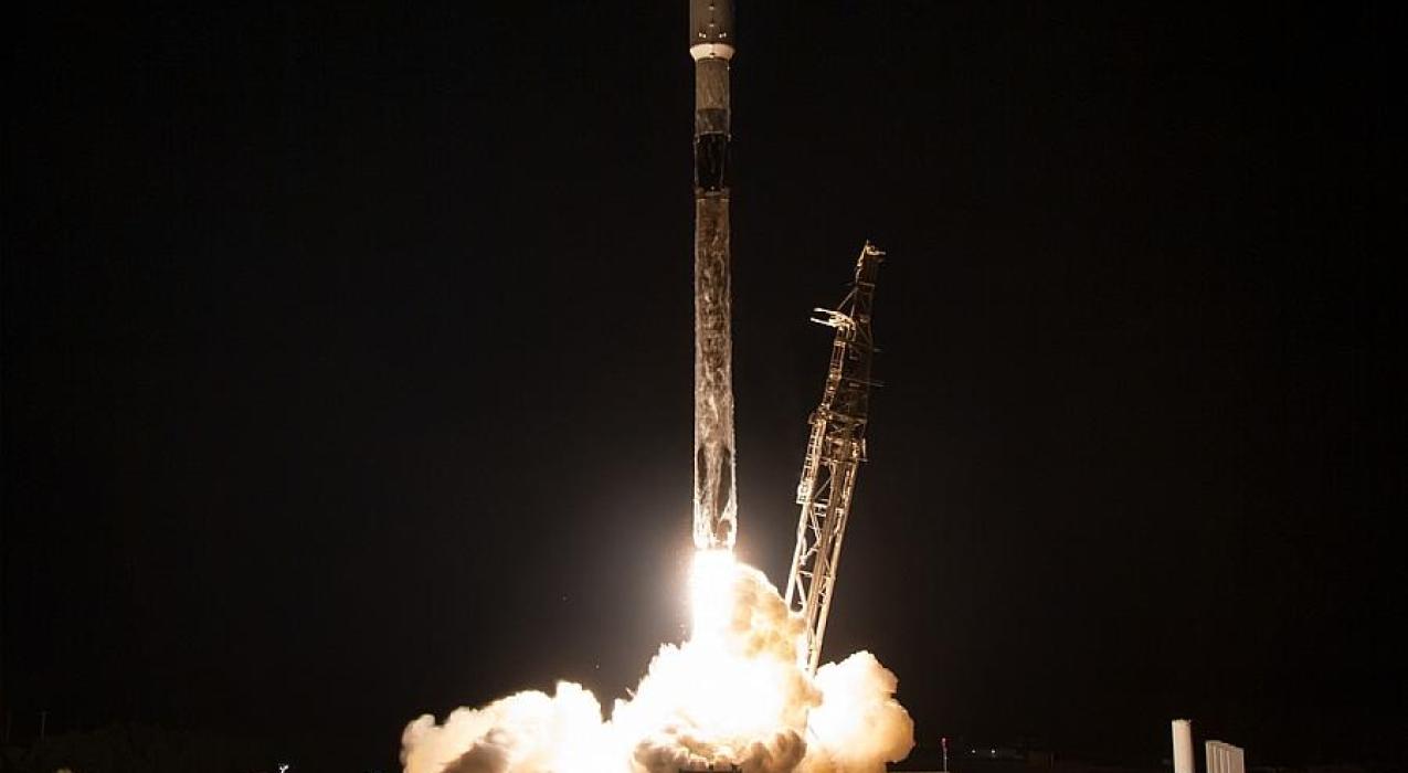 SpaceX запустила ракету со спутниками для нужд военно-космической разведки США