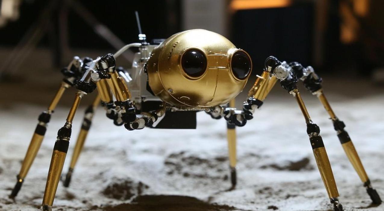 В Китае испытывают насекомоподобного робота для исследования Луны