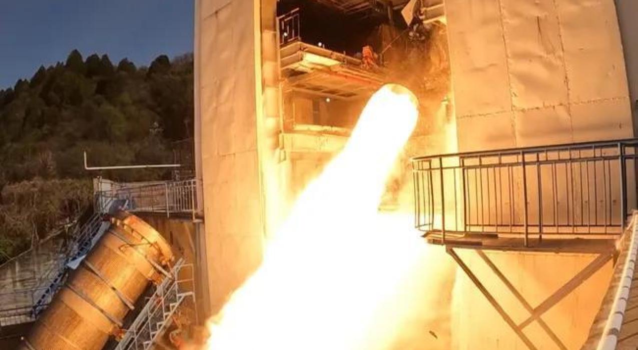 Испытания ключевых двигателей новой китайской ракеты многоразового использования aces