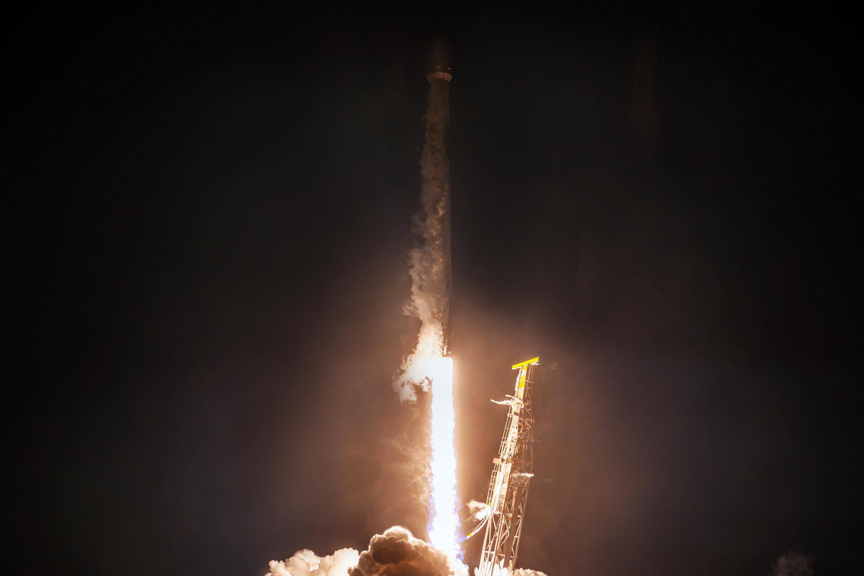 Новые спутники Starlink и Starshield отправились в космос на одной ракете Falcon 9