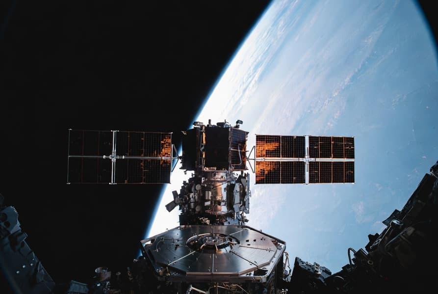 Россия будет выращивать полупроводники в космосе в 2026 году