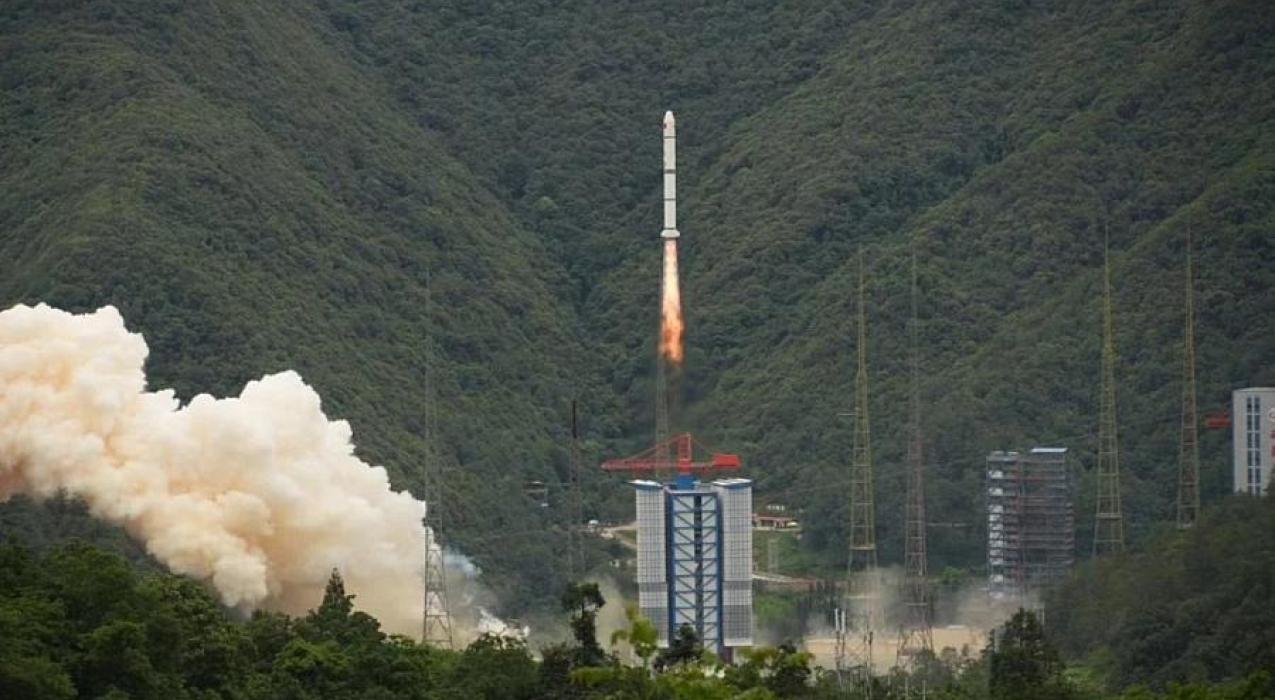 Китай запустил на орбиту созданный вместе с Францией спутник-телескоп