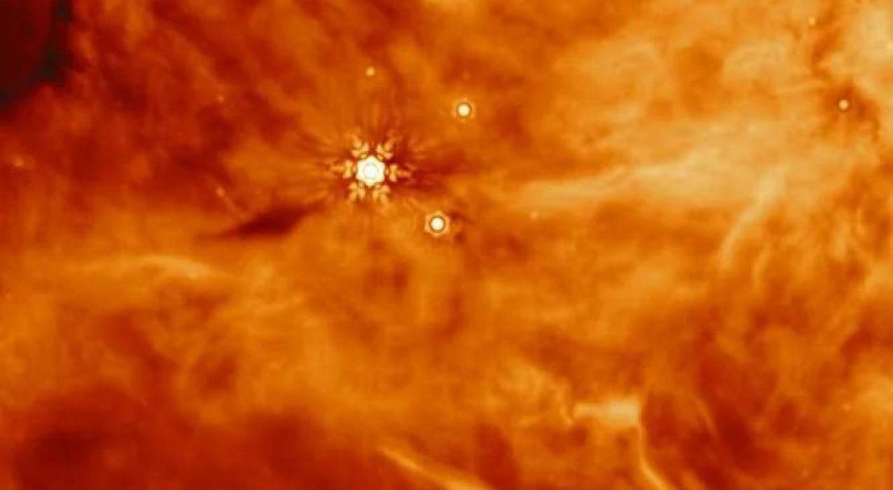 Телескоп Джеймс Уэбб нашел в глубоком космосе алкоголь