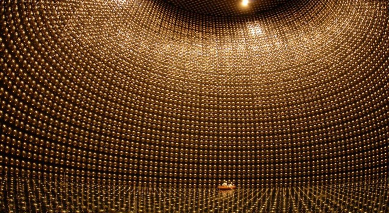 Японский подземный телескоп Hyper-Kamiokande готовится к поиску нейтрино от сверхновых, взорвавшихся до появления Земли