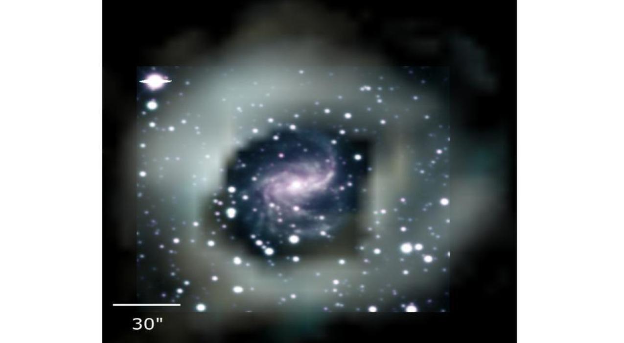 Астрономы отыскали двух кандидатов в спиральные галактики с полярными кольцами