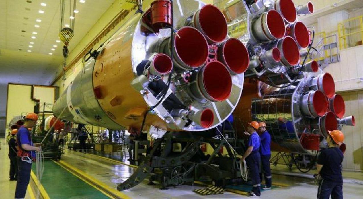 На Байконуре собрали «пакет» ракеты-носителя «Союз-2.1а»
