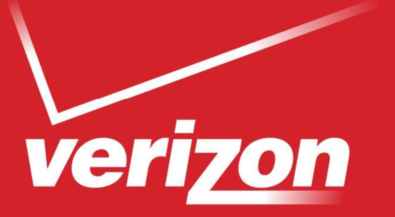 Маск заявил, что Verizon подвергает нас риску. Starlink готовится захватить воздушное пространство США