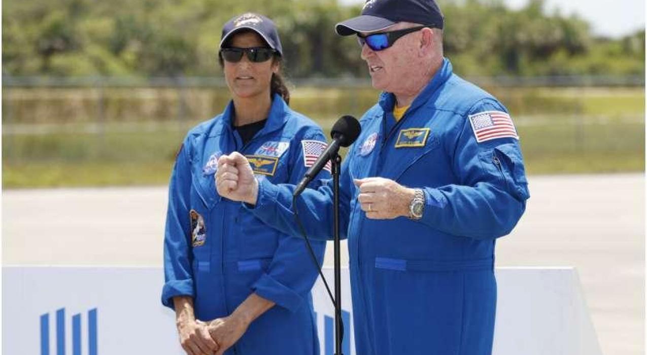 Астронавты НАСА прибыли для первого пилотируемого полета Boeing в космос