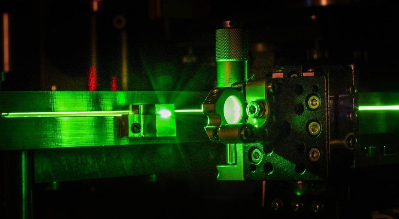 Intelsat и Aalyria договорились создать оптическую спутниковую сеть