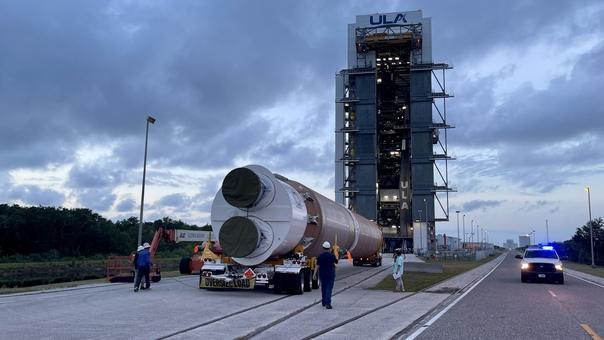 ULA начала сборку Atlas V для запуска первых спутников связи от Amazon