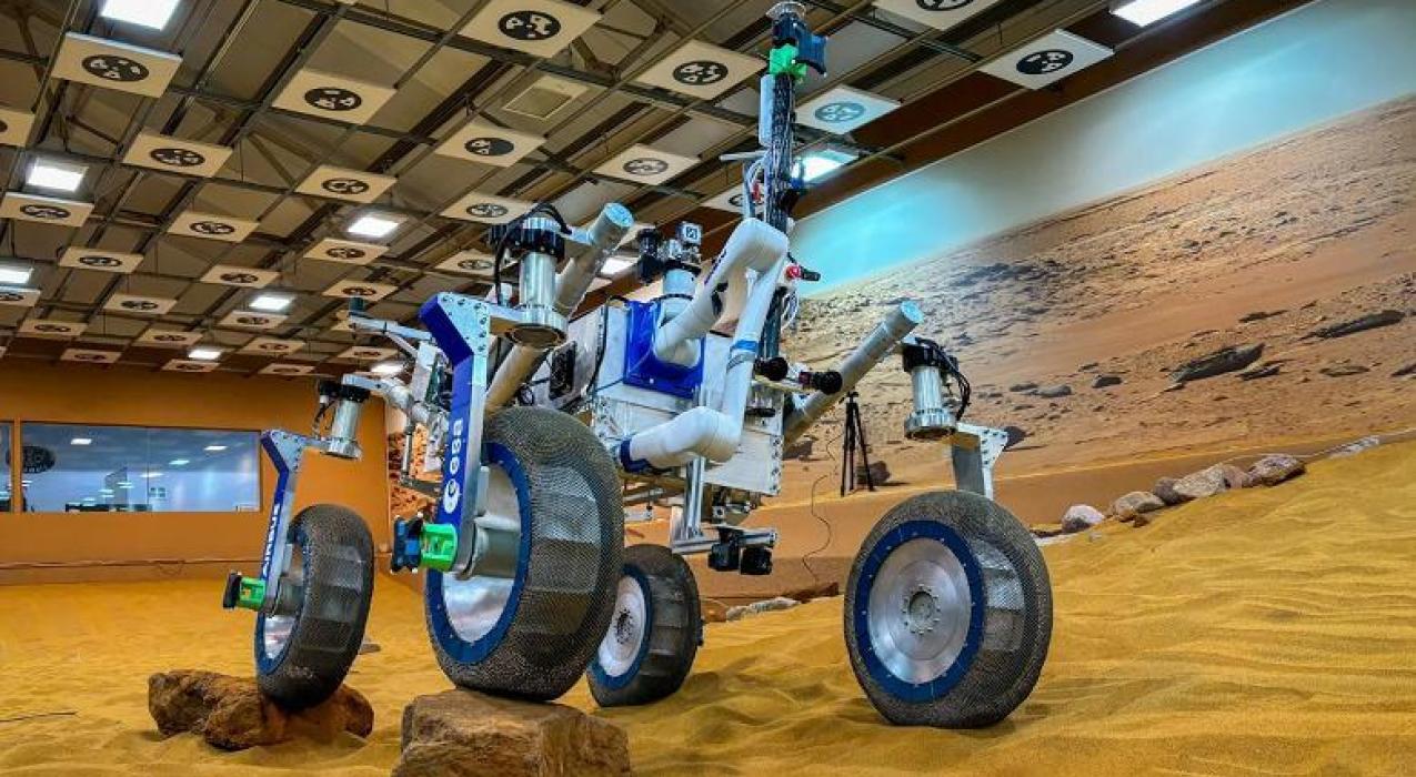 NASA создаст новые шины для марсоходов с памятью формы