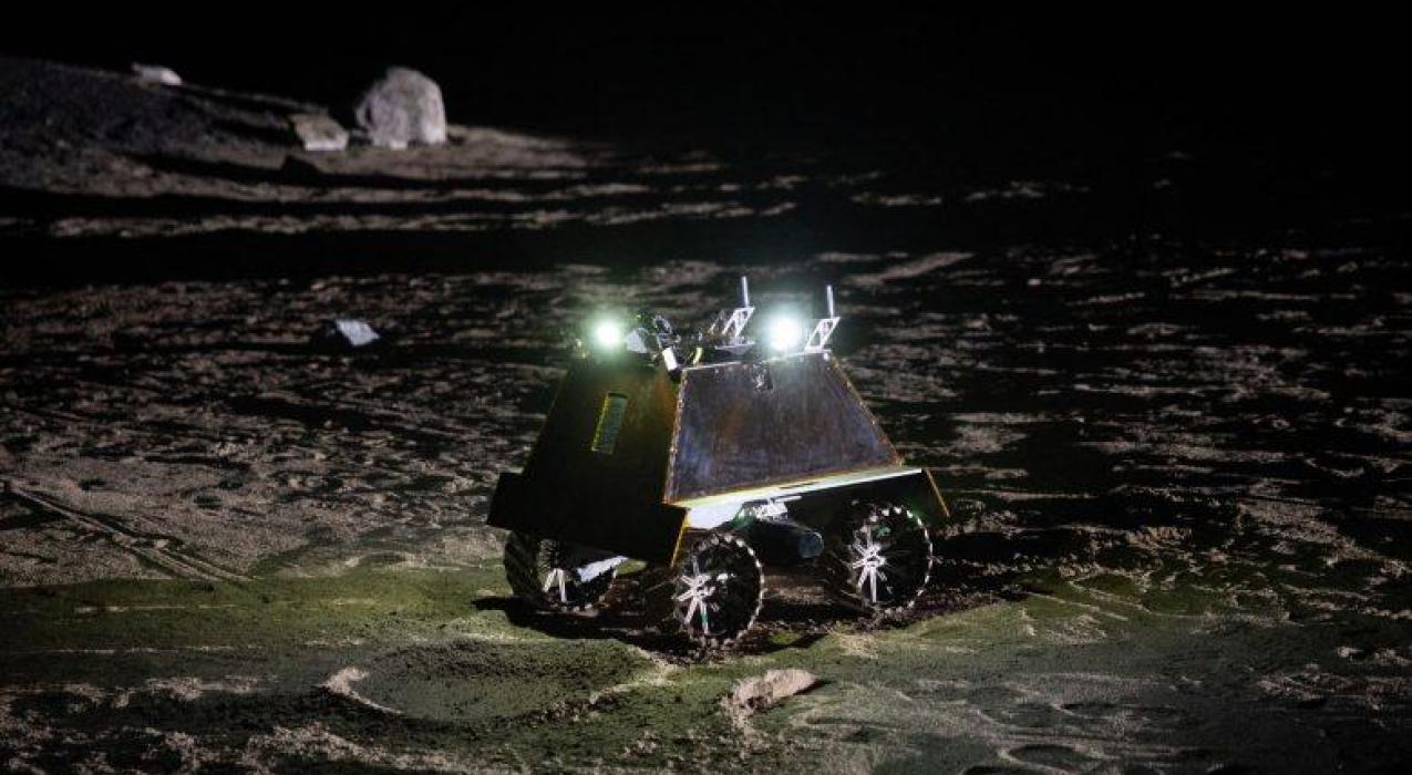 Китайские инженеры разработали концепт колесного робота-строителя для лунной станции  