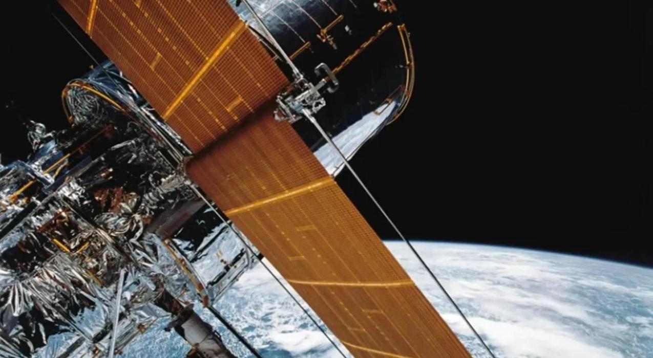 Хаббл» падает: легендарный телескоп может сгореть в атмосфере раньше, чем планировалось 