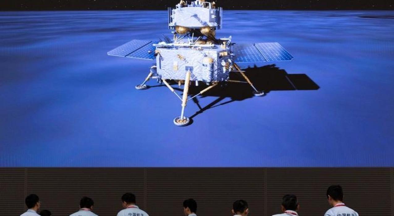 Китайский зонд «Чанъэ-6» с образцами грунта взлетел с Луны
