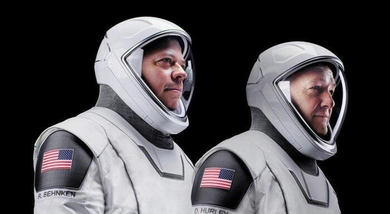 Чем космический скафандр компании SpaceX уступает российским скафандрам