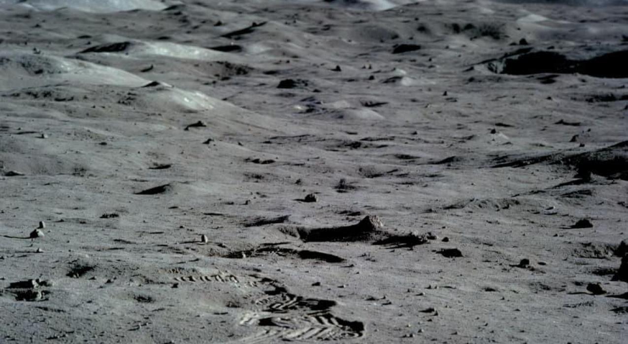 Россия уже отправила готовый детектор лунной пыли в Китай