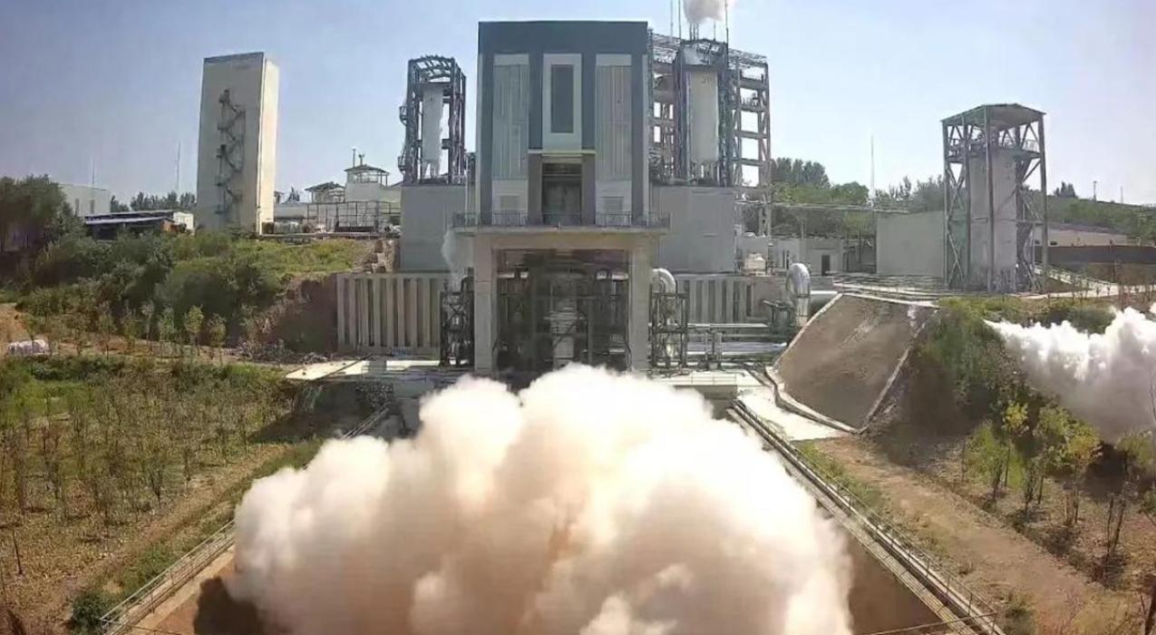 В Китае испытали водородно-кислородный двигатель для ракеты, которая полетит на Луну