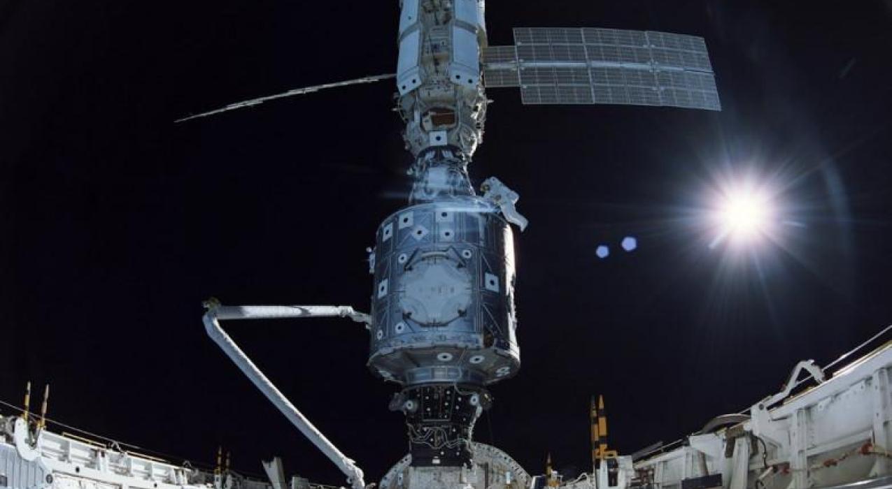 На МКС заменили аккумуляторную батарею в функционально-грузовом блоке "Заря"