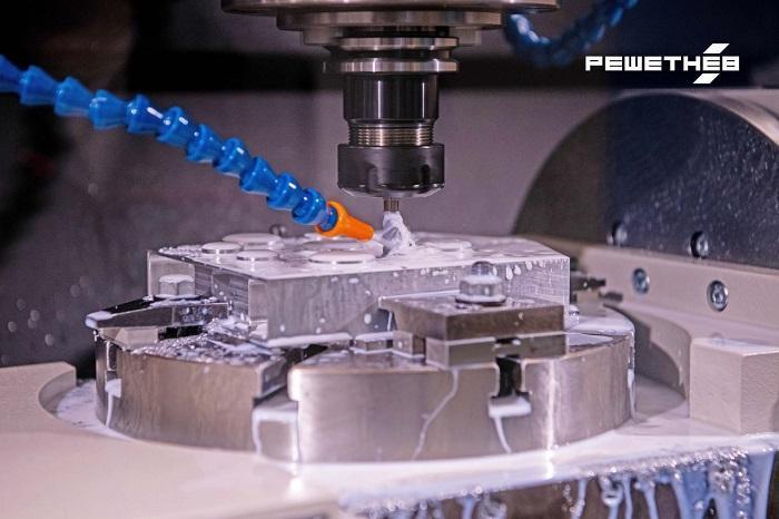 «Роскосмос» ввёл на выпускающем спутники предприятии новые станки отечественного производства