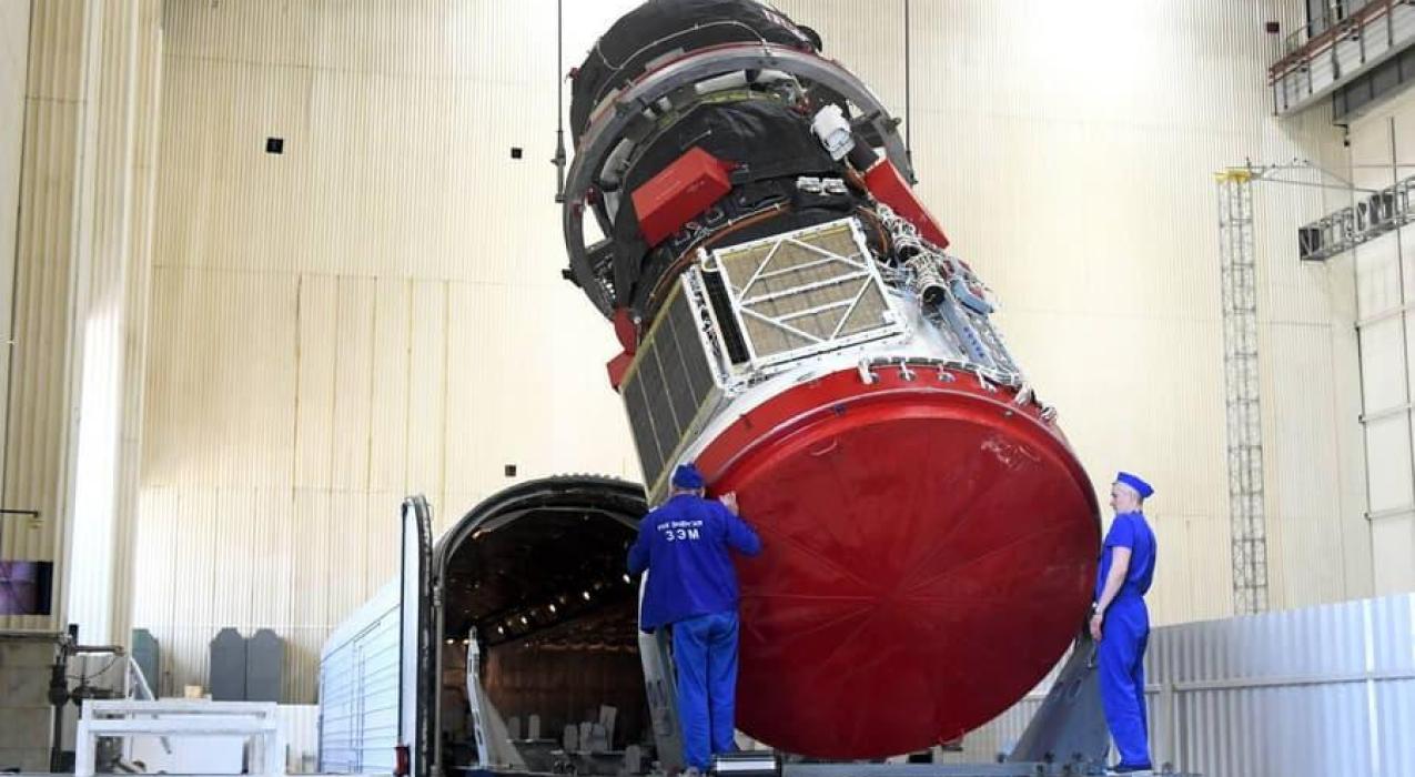 На Байконуре развернулась бурная деятельность: «Прогресс МС-34» готовят к полету, «Прогресс МС-35» отправился на космодром