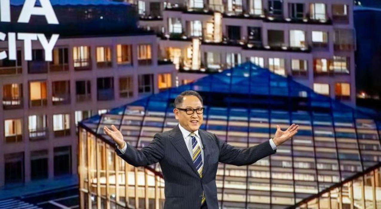 Почему производитель автомобилей Toyota подражает Илону Маску?