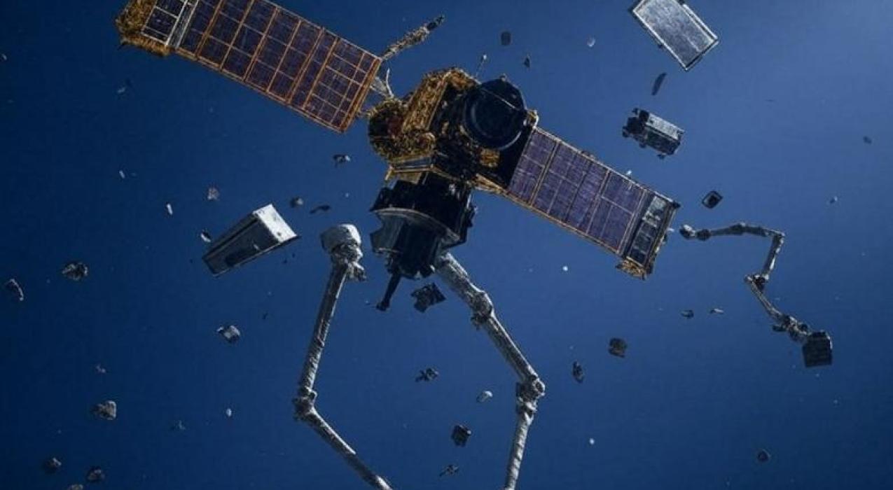 В России создали спутник для спутников- он будет чистить орбиту, а потом возвращаться на Землю