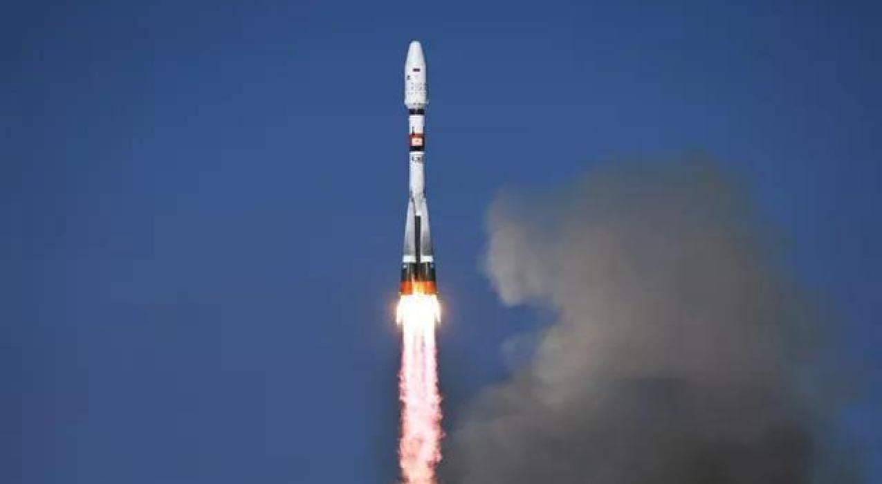 В России начнут показывать старты космических ракет на уличных экранах